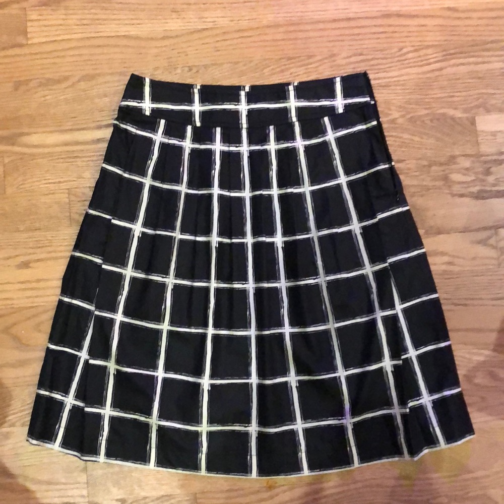 Michael Kors black/white check plaid Skirt. Size 2